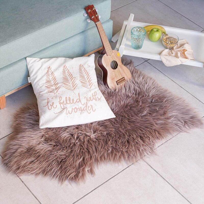 Alfombra de cuero beige