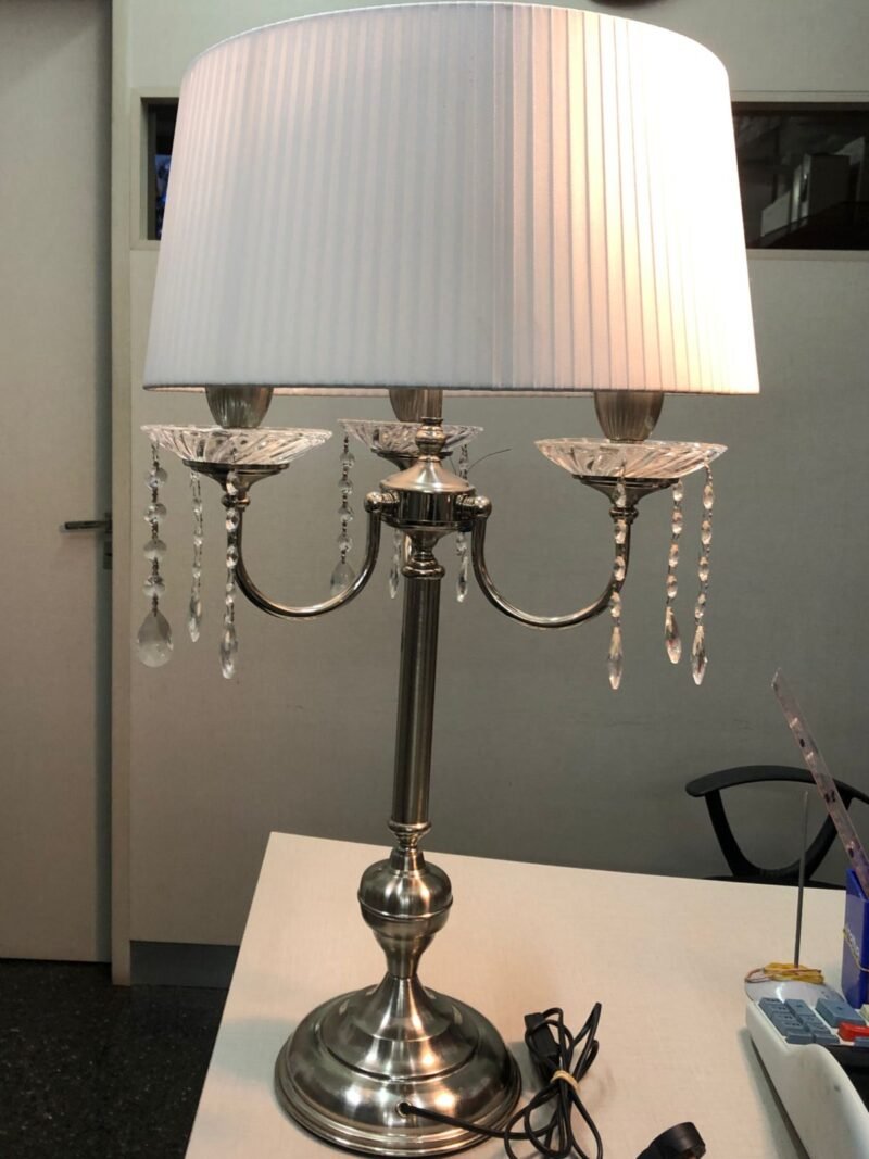 Lampara Conica de Mesa 3 luces