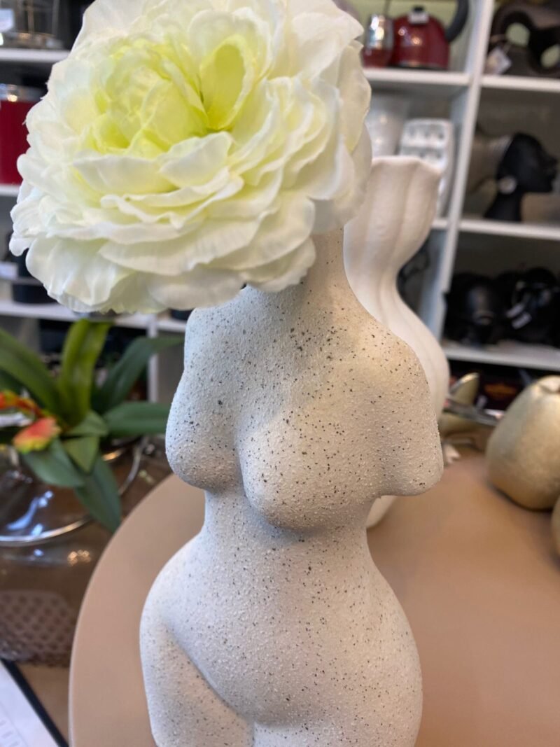FIGURA MUJER //florero