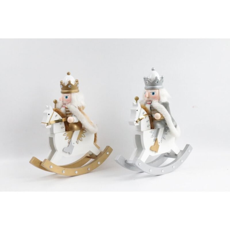 CASCANUECES A CABALLO