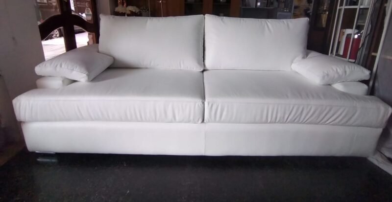 Sillon Marta Cuero 2,30 x 1 x 1 - 30% OFF EN EFECTIVO