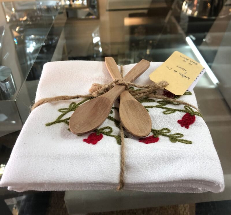 Toallas bordadas set x2 c/accesorios- 10% off en efectivo