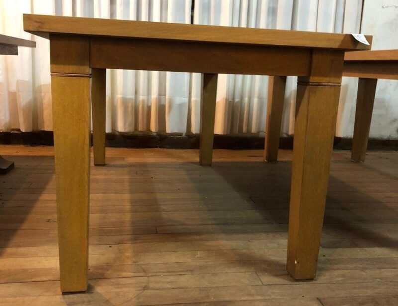 WhatsApp Image 2023-11-18 at 09.52.18 (1) Mesa de Comedor Open con tapa Newdor Guatambu. Lustre Armilar. Medidas 1,80 x 0,91 x 0,75 h // 30% OFF EN EFECTIVO