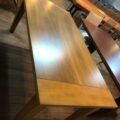 WhatsApp Image 2023-11-18 at 09.52.18 Mesa de Comedor Open con tapa Newdor Guatambu. Lustre Armilar. Medidas 1,80 x 0,91 x 0,75 h // 30% OFF EN EFECTIVO